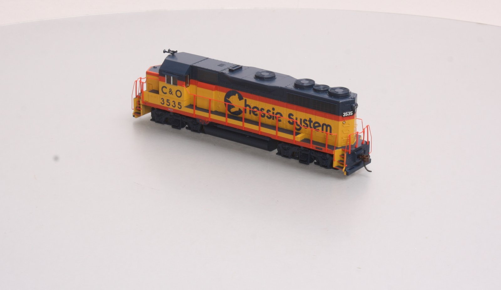 Athearn 96063 HO RTR GP35, Chessie/C&O #3535