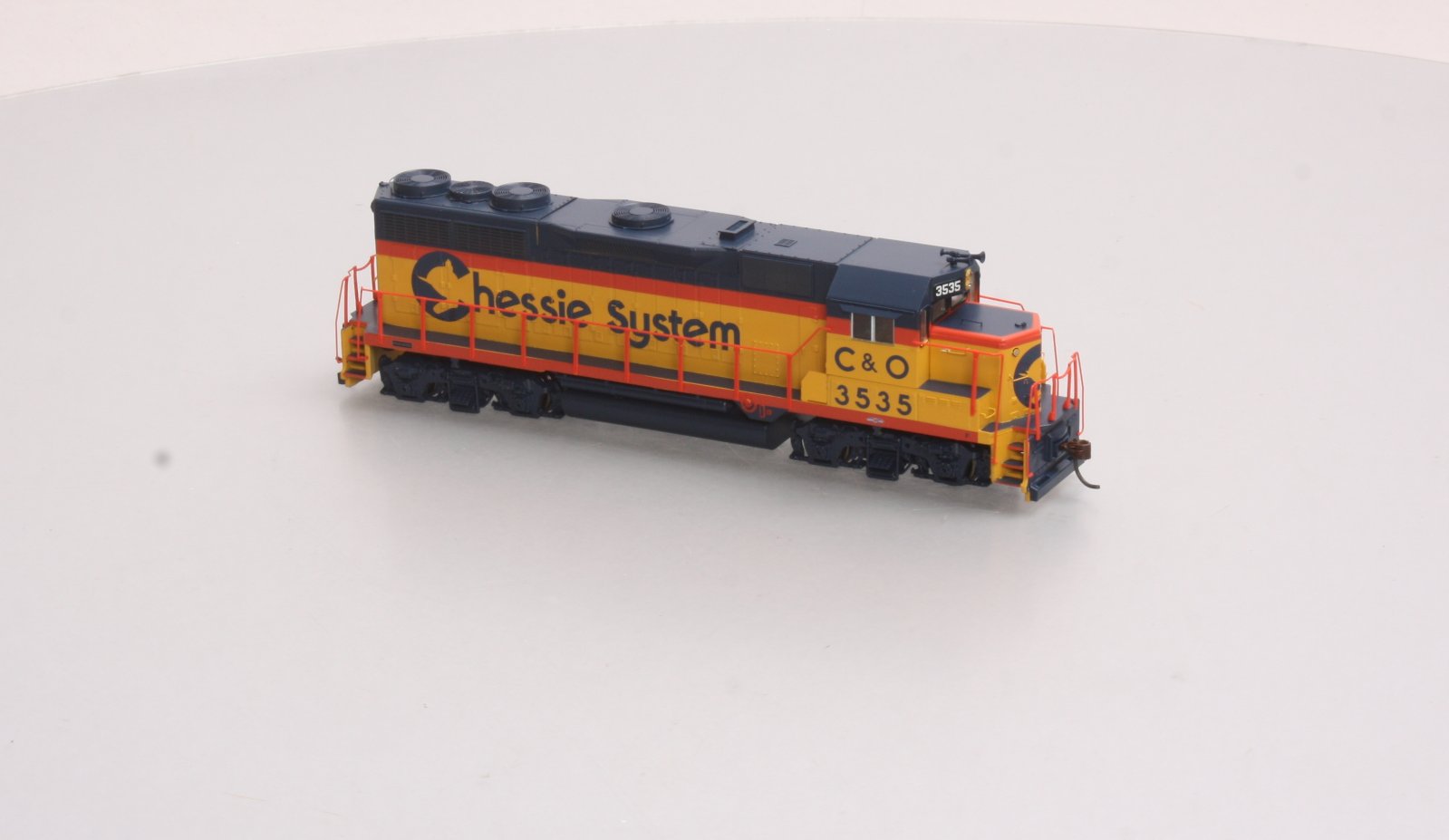 RATESCHI HO機関車 633 赤/黄色 Athearn 96063 HO RTR GP35, Chessie/C&O #3535 – Trainz