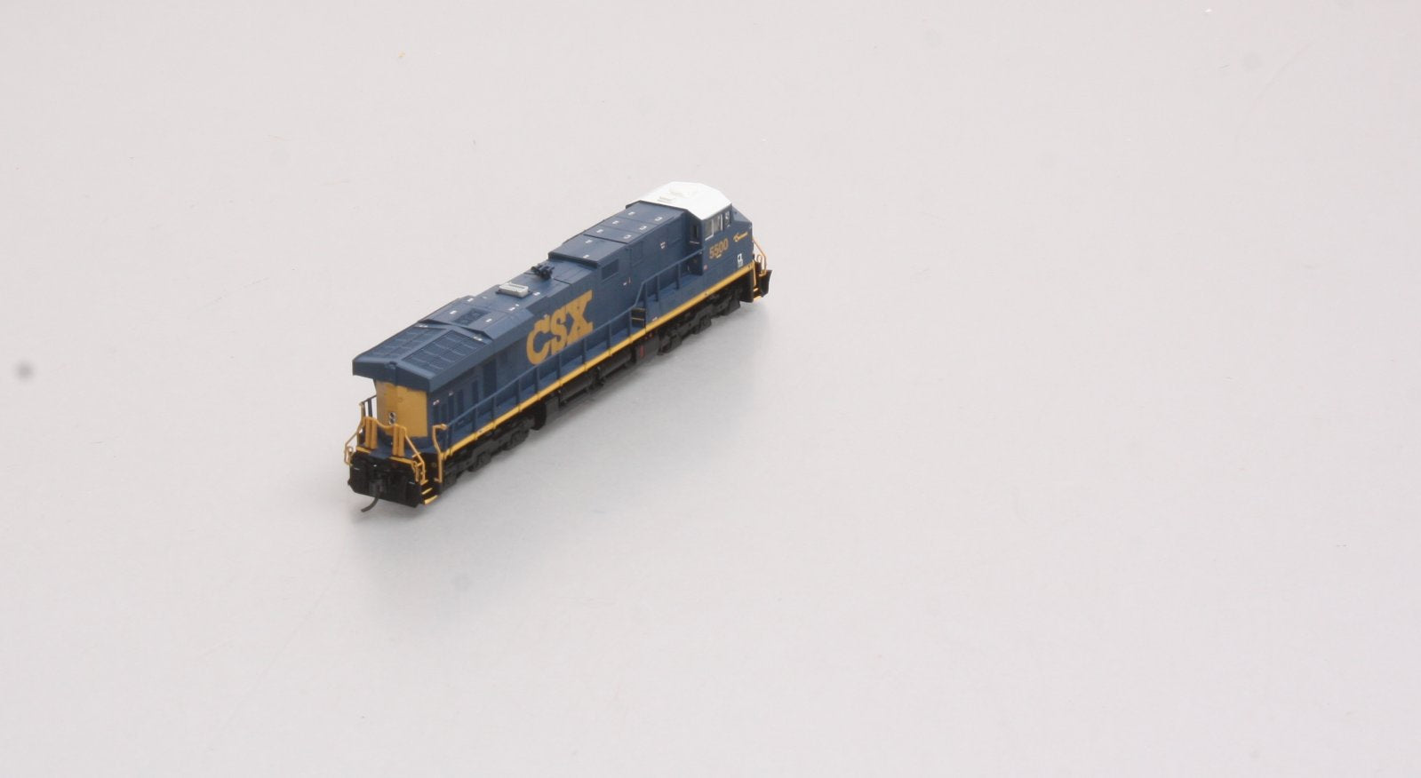 Fox Valley Models 70384 N Scale CSX ES44AC Diesel Locomotive #5500