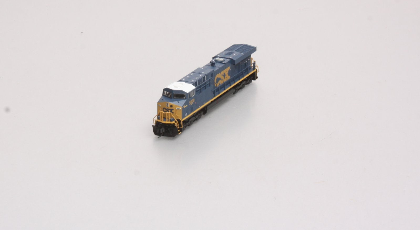 Fox Valley Models 70384 N Scale CSX ES44AC Diesel Locomotive #5500
