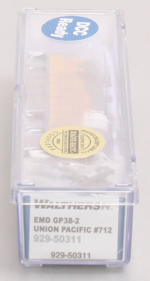Walthers 929-50311 N Scale Union Pacific EMD GP38-2 Diesel #712 (DCC Ready)