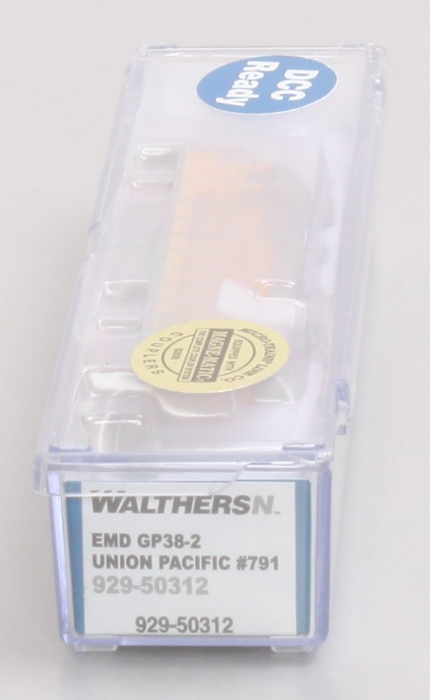Walthers 929-50312 N Scale Union Pacific EMD GP38-2 Diesel #791 (DCC Ready)