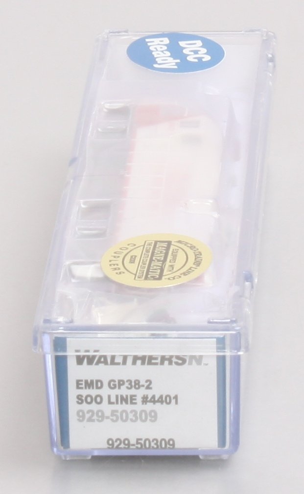 Walthers 929-50309 N Scale SOO Line EMD GP38-2 Diesel #4401 (DCC Ready)
