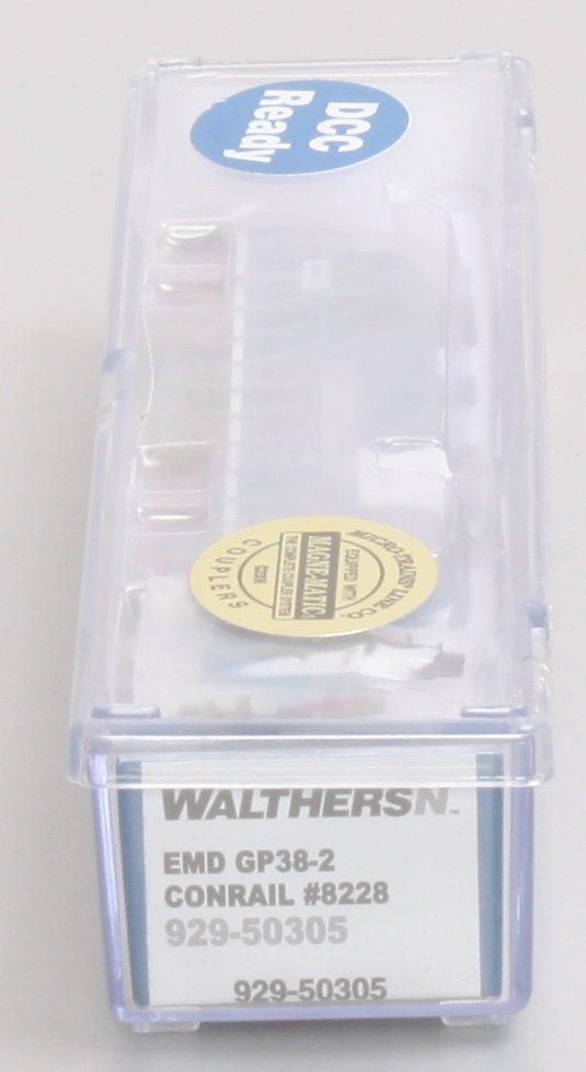 Walthers 929-50305 N Conrail EMD GP38-2 Diesel Locomotive #8228