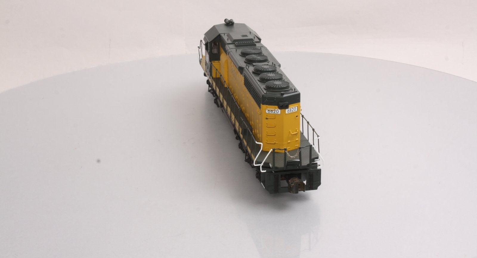 Lionel 6-34788 CNW Legacy Scale SD40-2 Diesel Locomotive #6820