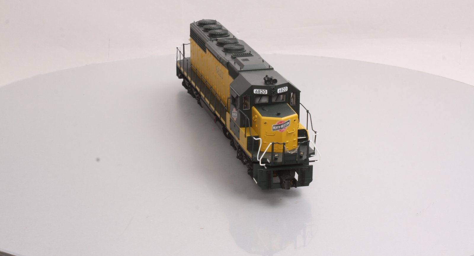 Lionel 6-34788 CNW Legacy Scale SD40-2 Diesel Locomotive #6820