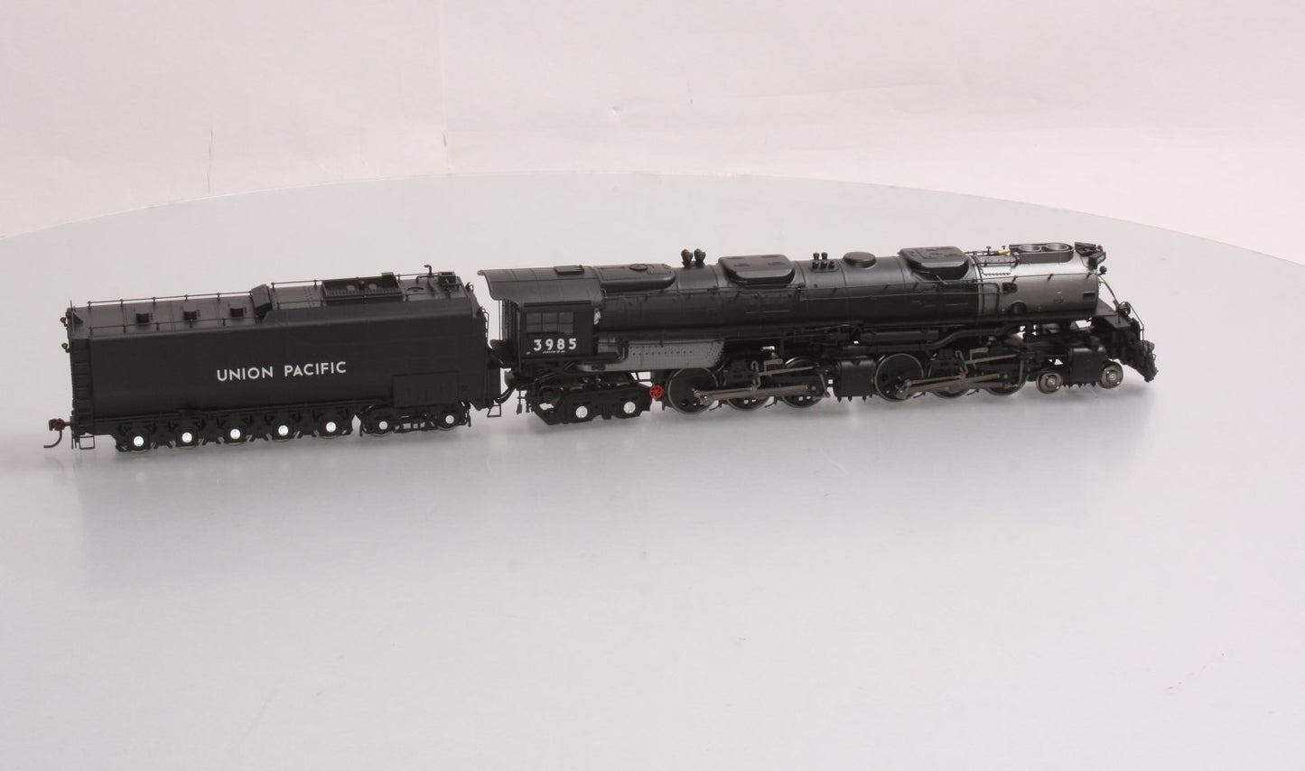Athearn G97227 HO Union Pacific 4-6-6-4 Loco w/DCC, Sound Oil & Tender #3985