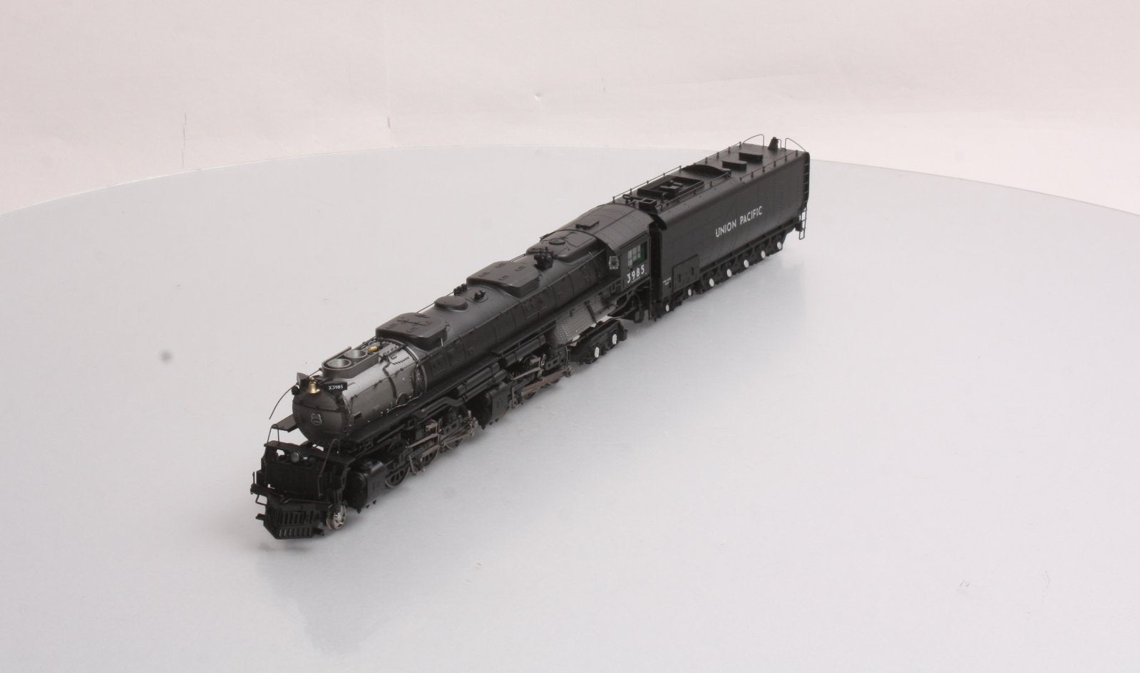 Athearn G97227 HO Union Pacific 4-6-6-4 Loco w/DCC, Sound Oil & Tender #3985