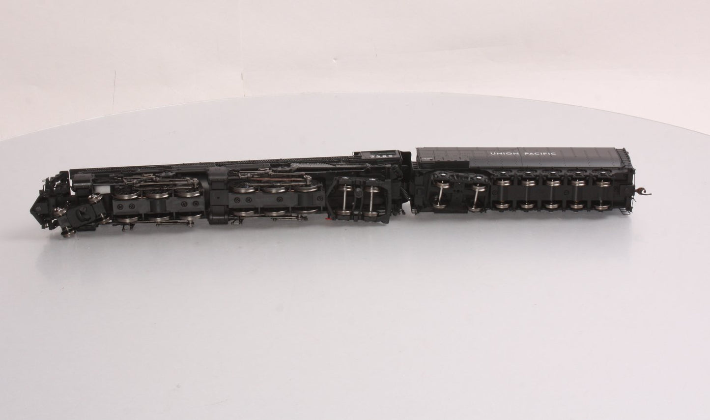 Athearn G97227 HO Union Pacific 4-6-6-4 Loco w/DCC, Sound Oil & Tender #3985