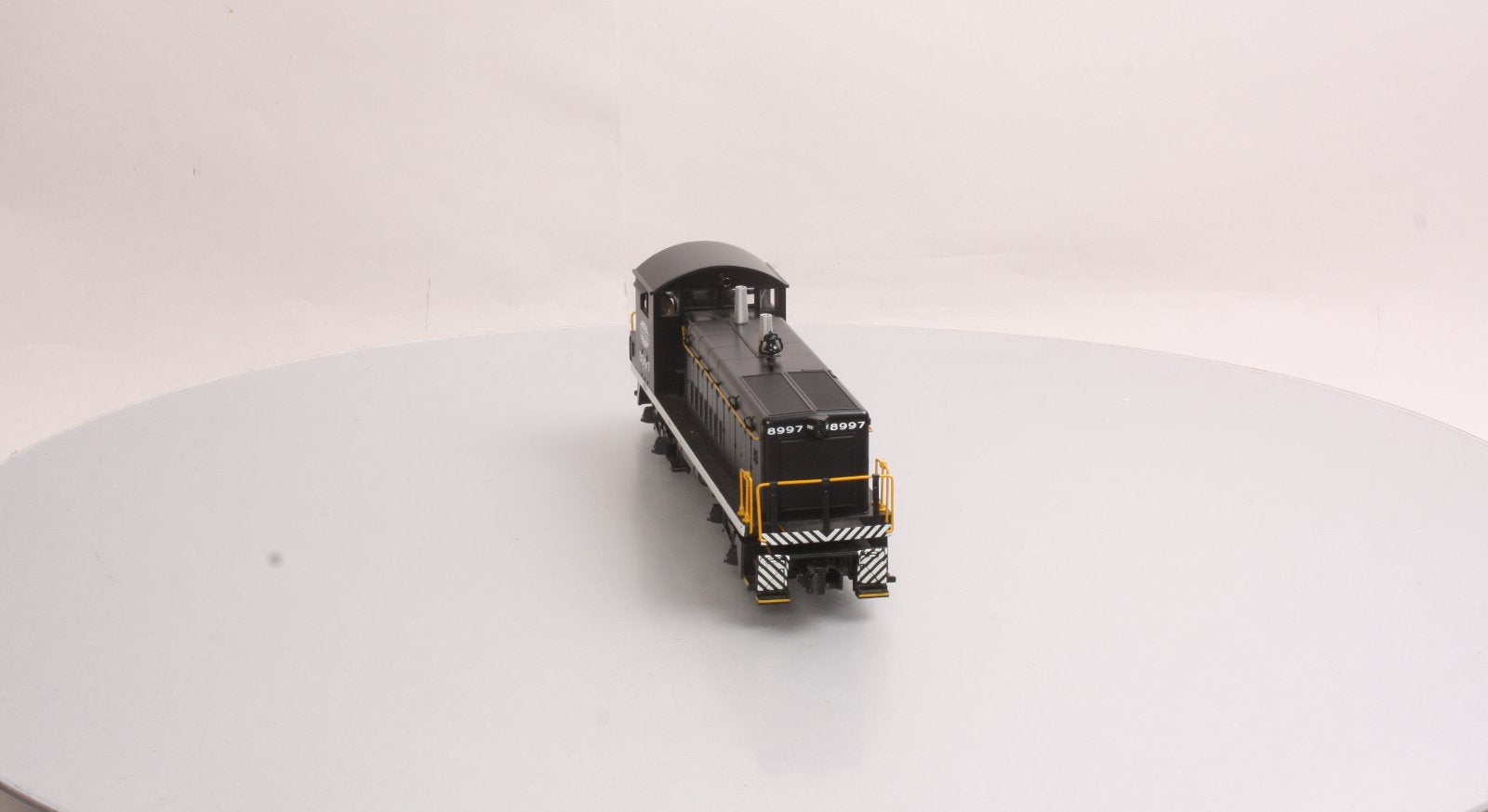 MTH 30-2885-1 New York Central SW-9 Diesel Switcher #8997 with Proto-Sound 2.0