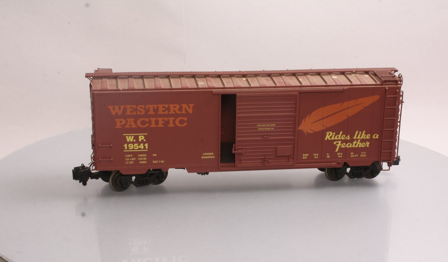 USA Trains R192193 G WP 40' PS-1 Steel Box Car with 8' Youngstown Door