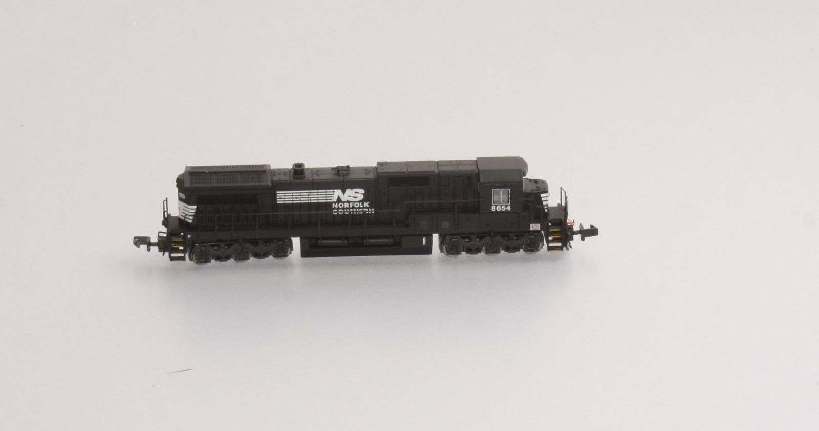 Spectrum 85055 NS GE Dash 8-40C Diesel Locomotive #8654 - DCC Ready