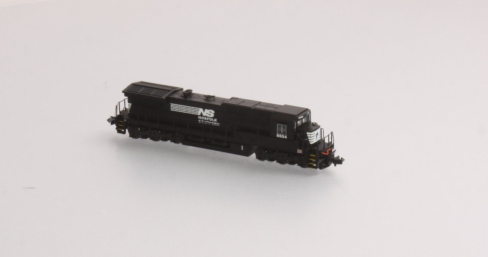 Spectrum 85055 NS GE Dash 8-40C Diesel Locomotive #8654 - DCC Ready