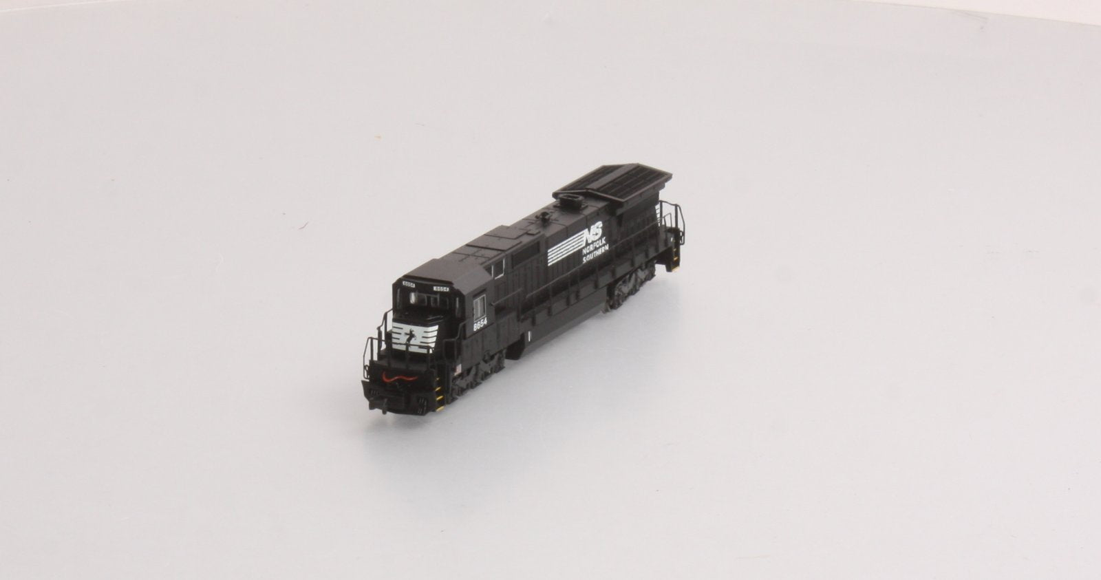 Spectrum 85055 NS GE Dash 8-40C Diesel Locomotive #8654 - DCC Ready