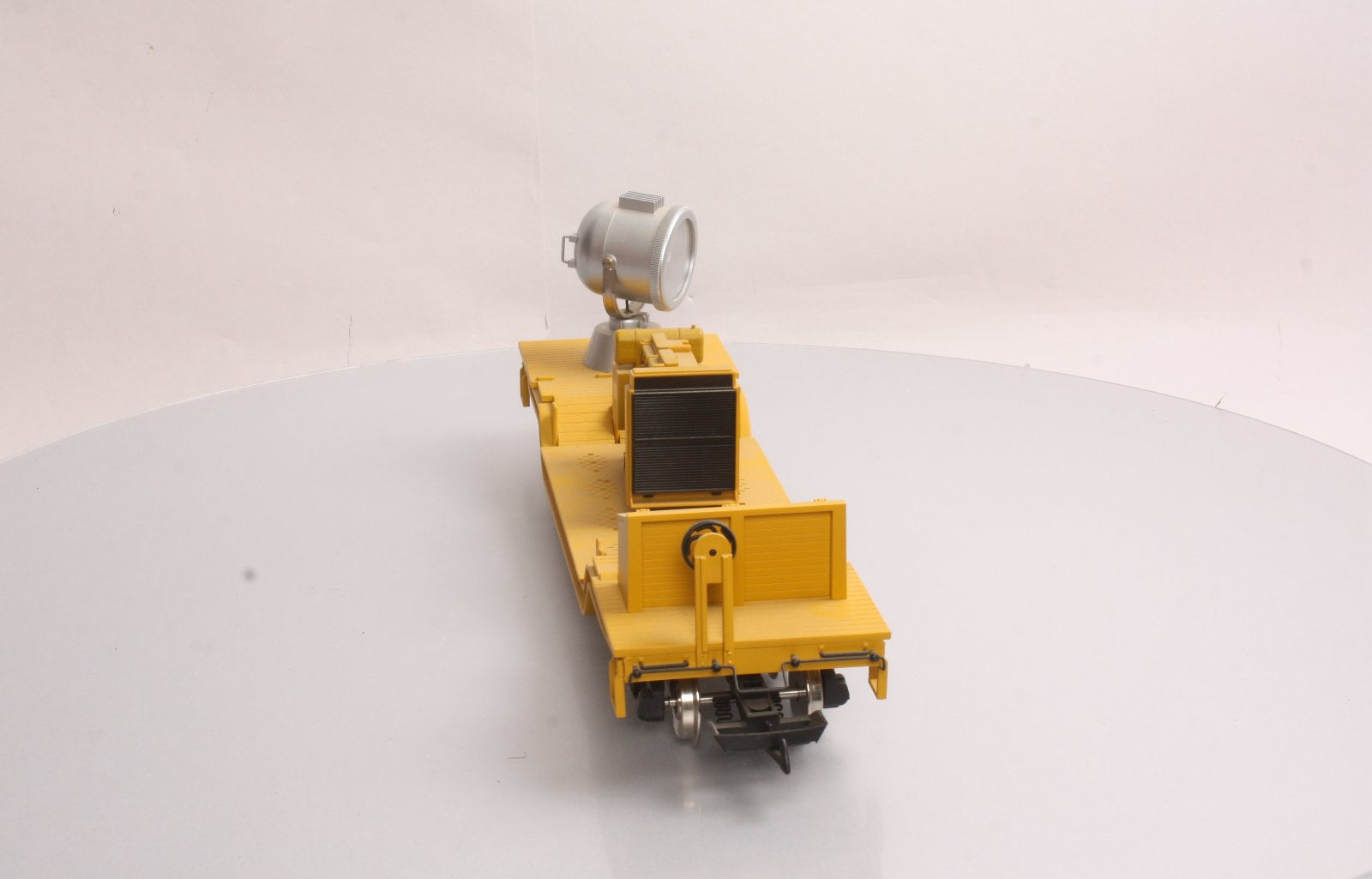 USA Trains R17325 G Union Pacific Depressed-Center Flat Car with Searchlight