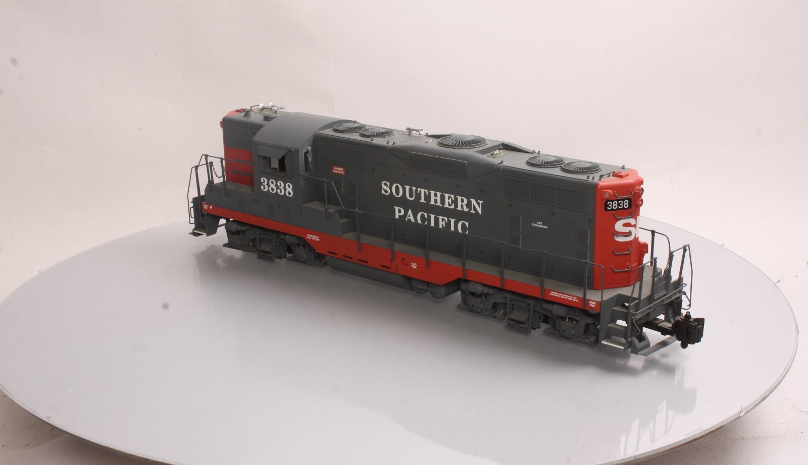 USA Trains 22111 G Southern Pacific GP-9 Diesel Locomotive #3838