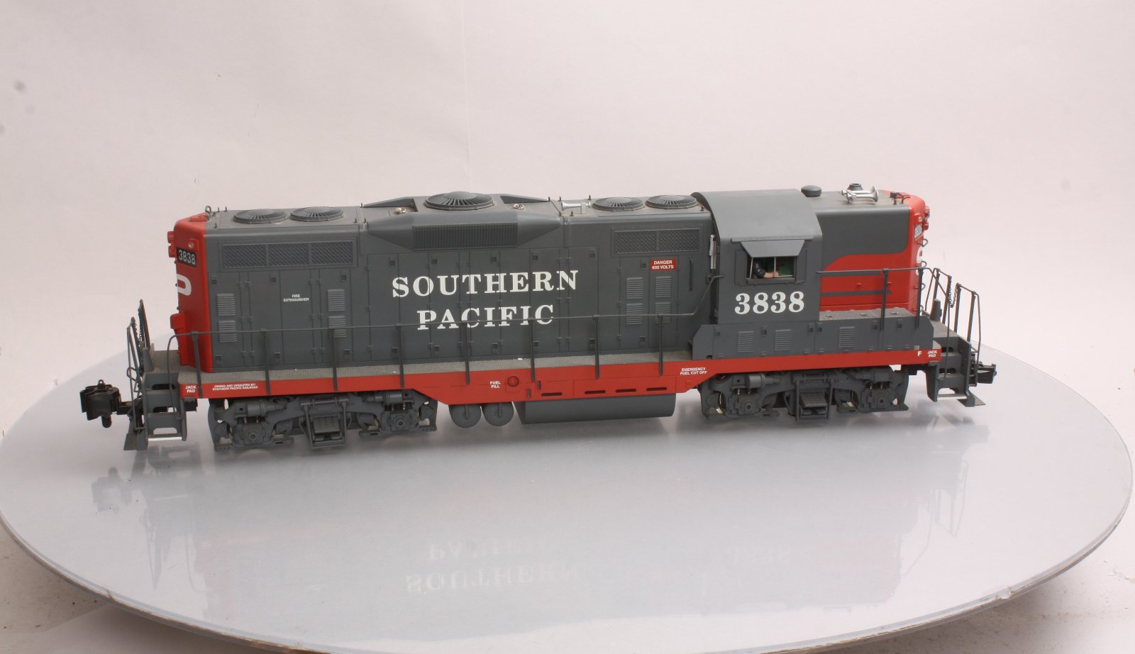USA Trains 22111 G Southern Pacific GP-9 Diesel Locomotive #3838