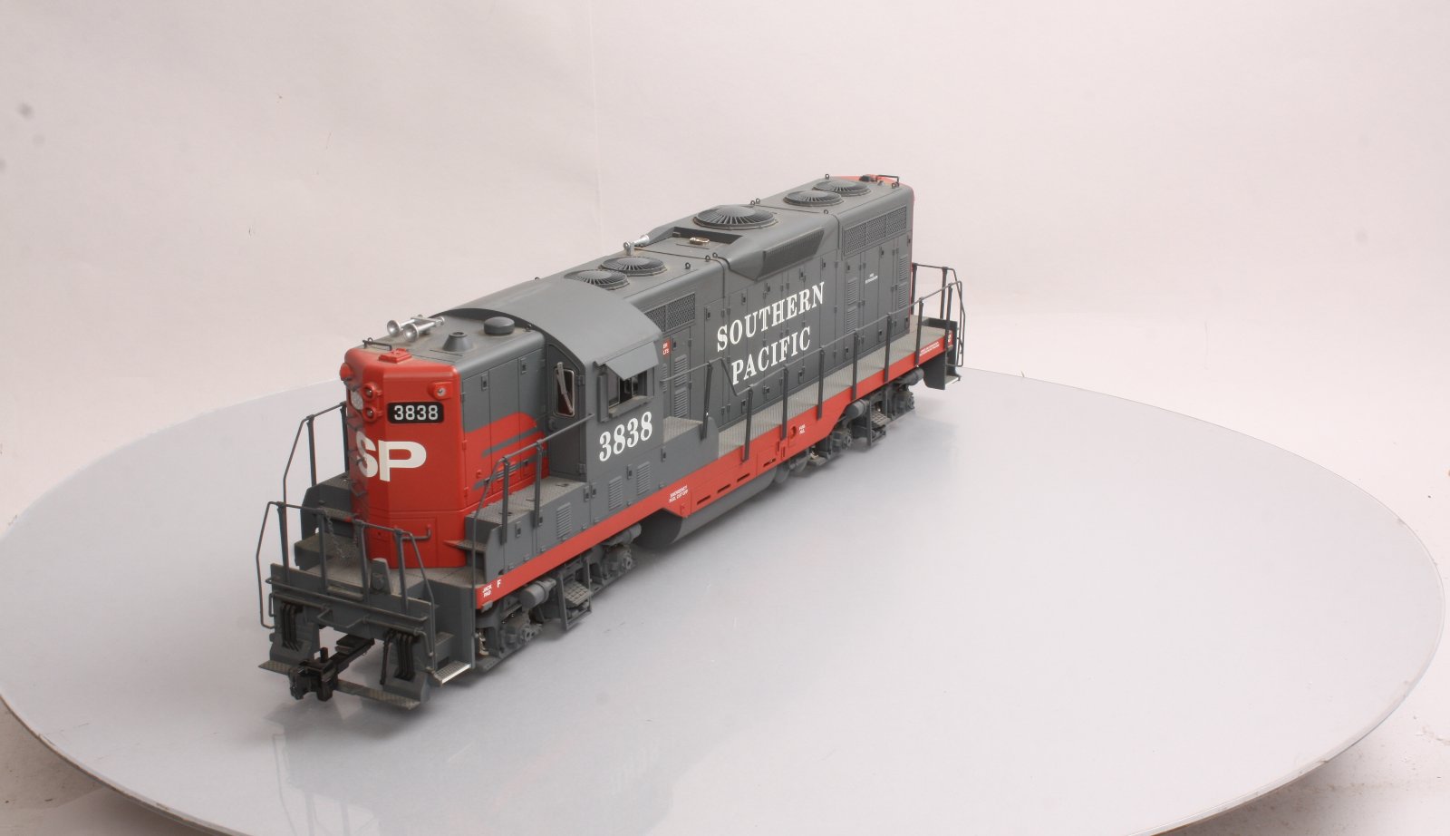 USA Trains 22111 G Southern Pacific GP-9 Diesel Locomotive #3838