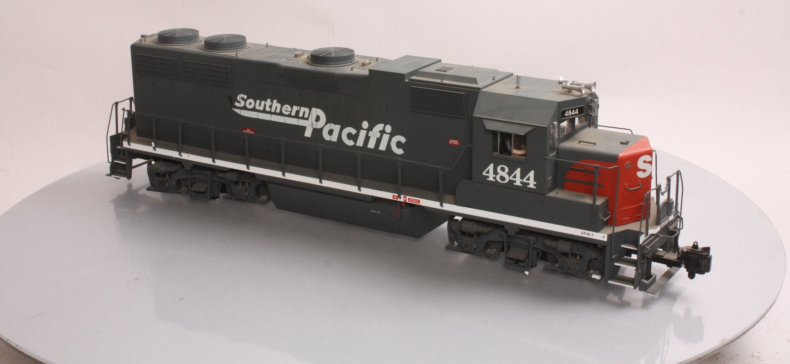 USA Trains 22209 G Southern Pacific GP38-2 Diesel Locomotive #4843