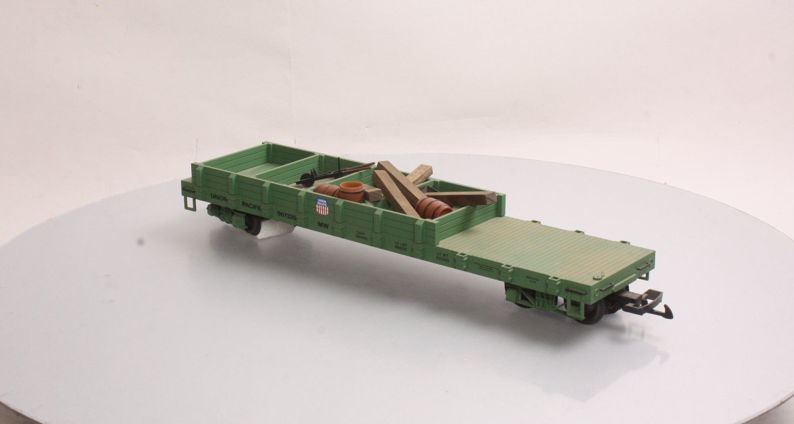 USA Trains 1824 G Union Pacific Work Flat Car with Load