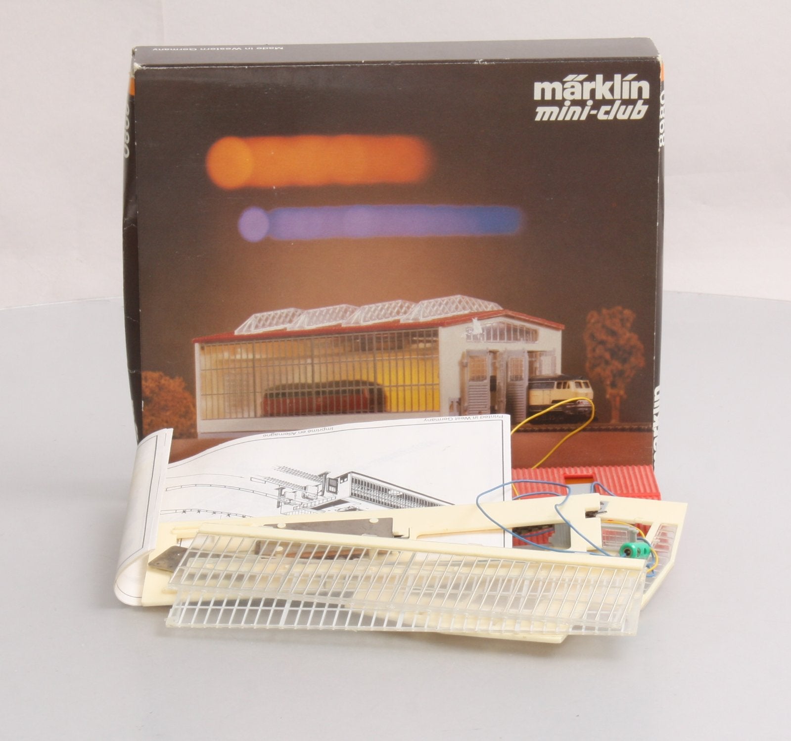 Marklin 8980 Z Scale Mini-Club Locomotive Shed Building Kit