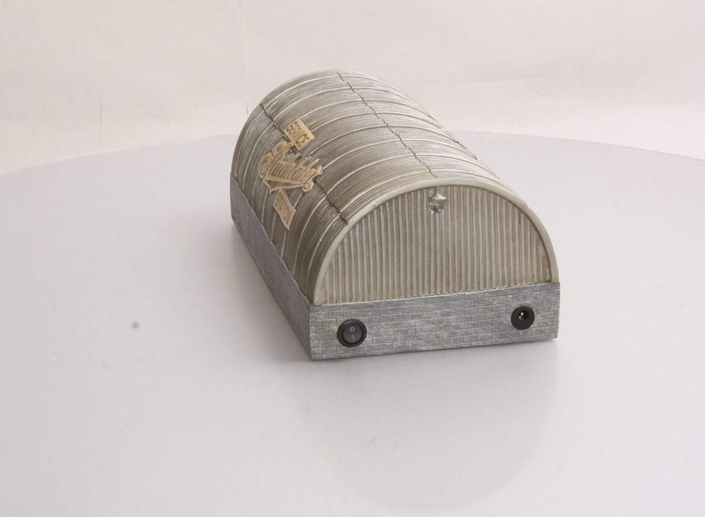 Menards 279-7849 O Gauge Moe's Garage Quonset Hut Assembled