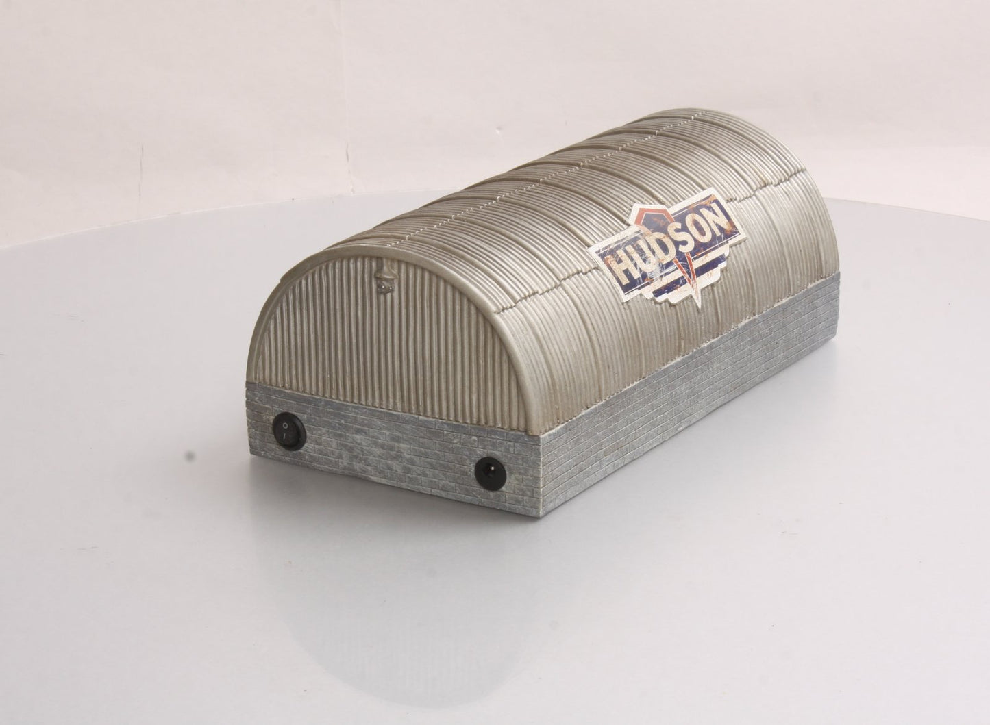 Menards 279-7849 O Gauge Moe's Garage Quonset Hut Assembled