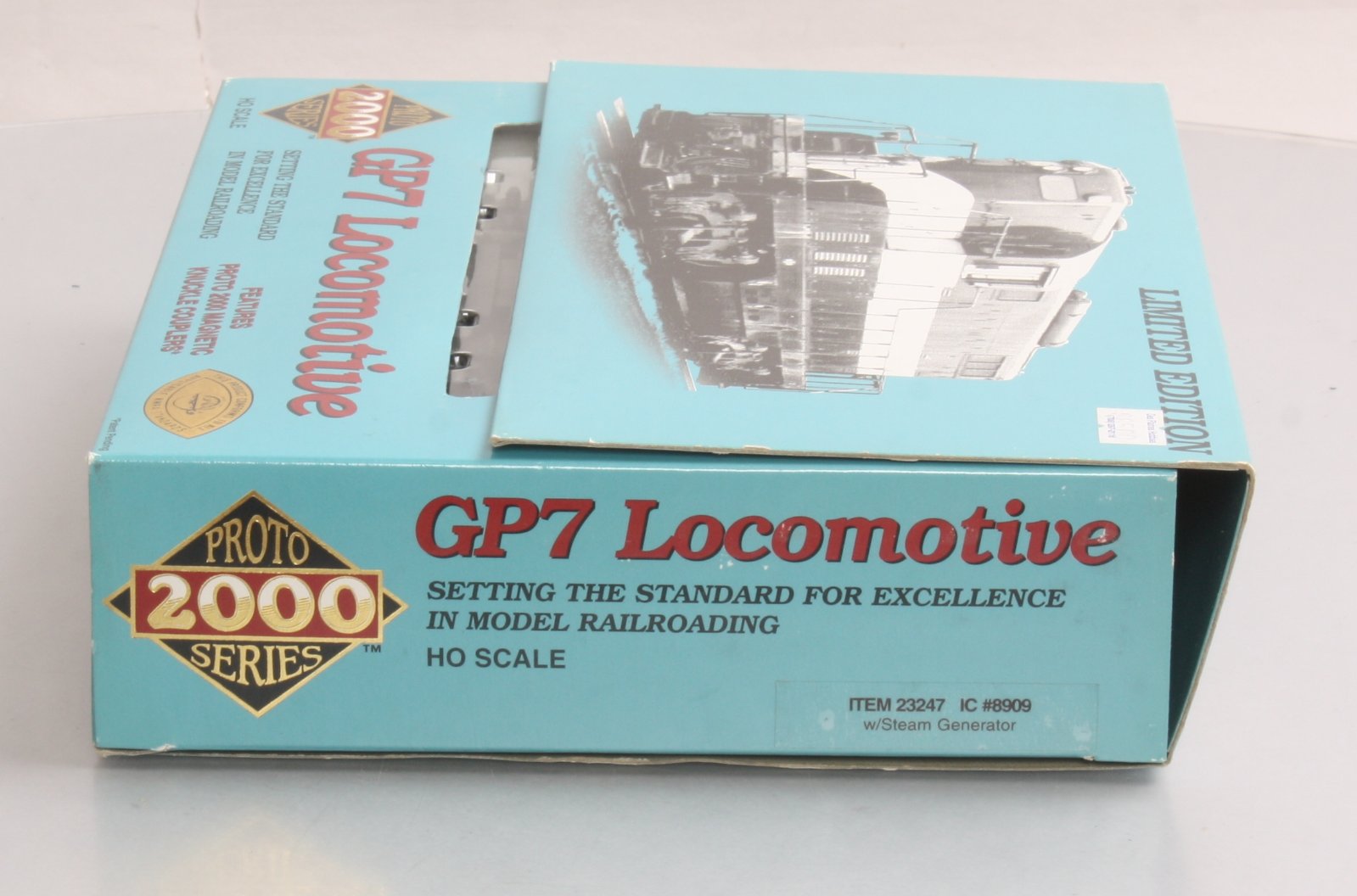 Proto 2000 23247 HO Scale Illinois Central GP7 Diesel Locomotve #8909