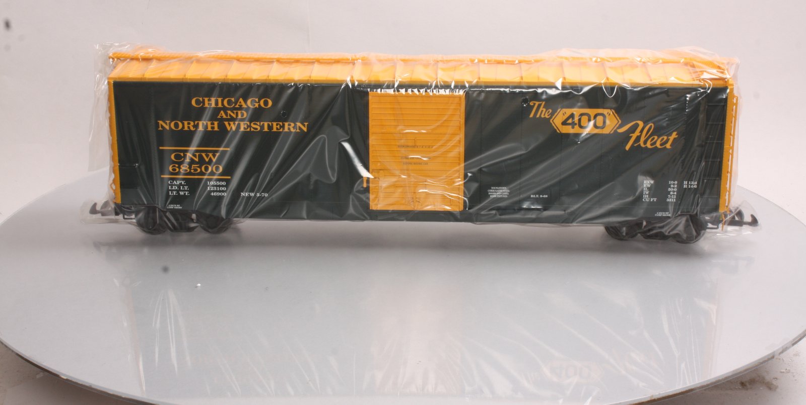 USA Trains 19312A G Chicago & North Western 50' Boxcar #68500 - Metal Wheels