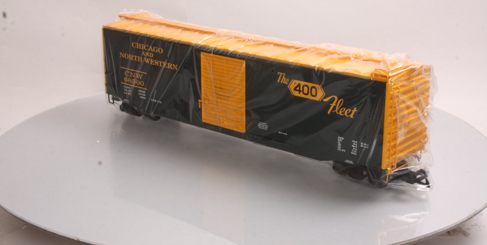 USA Trains 19312A G Chicago & North Western 50' Boxcar #68500 - Metal Wheels