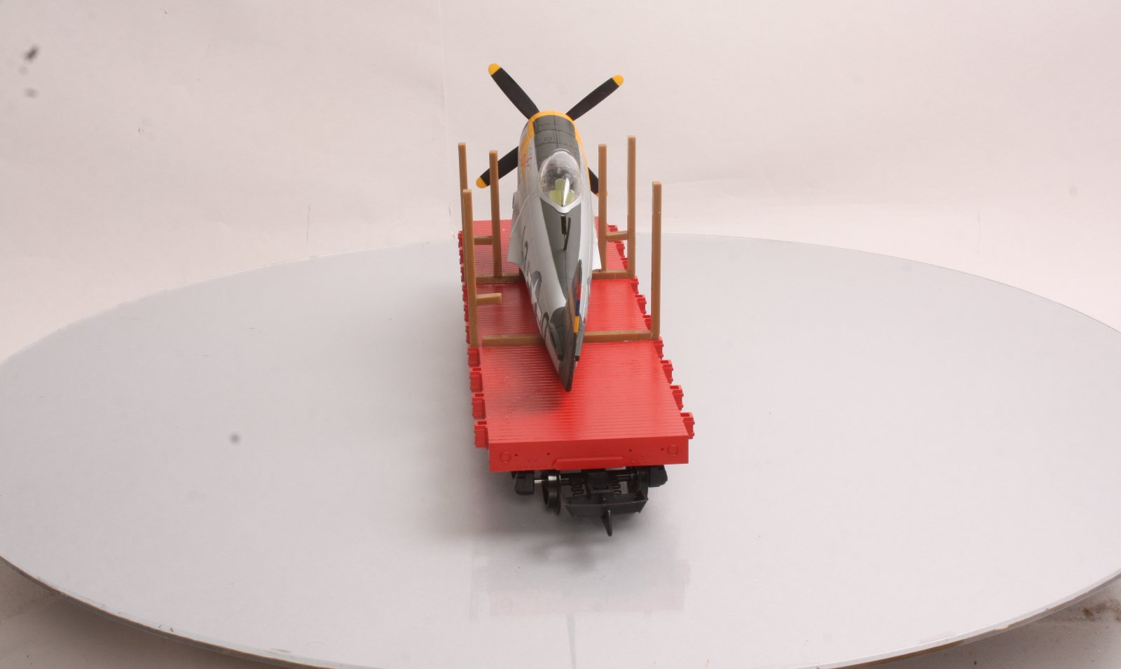 USA Trains R172104 G Santa Fe Flatcar with Automobile Load Corvettes #89653