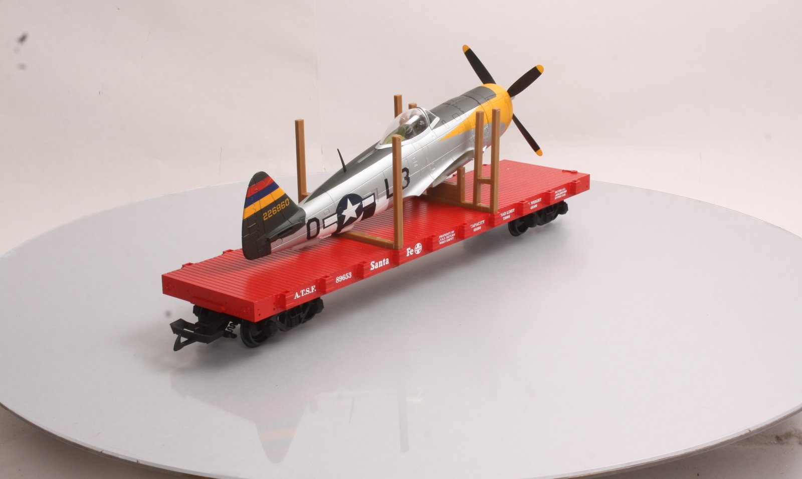USA Trains R172104 G Santa Fe Flatcar with Automobile Load Corvettes #89653