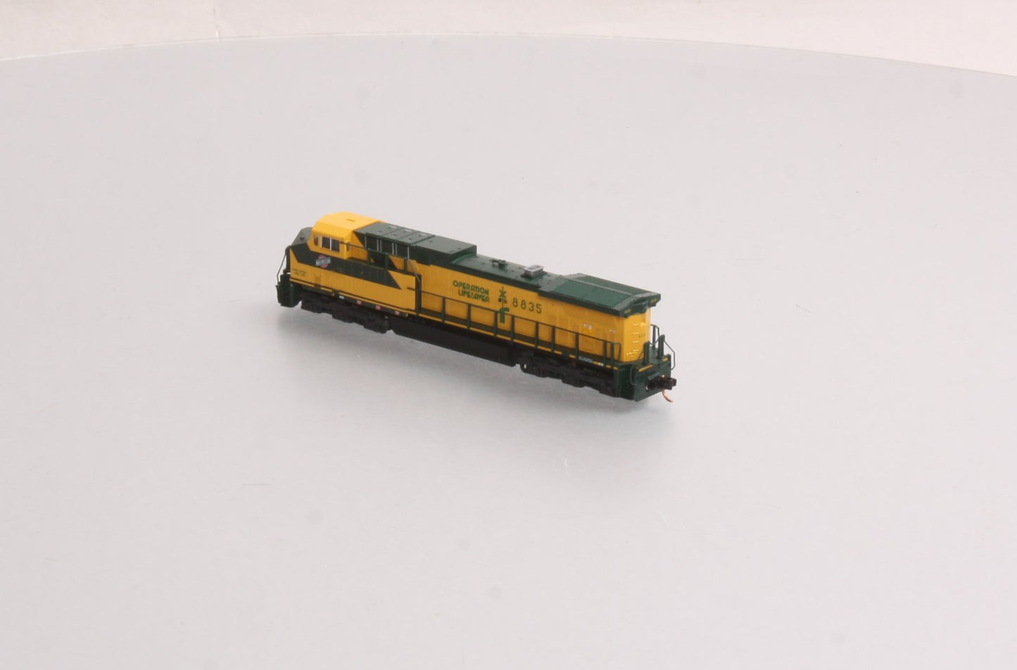 Kato 176-7032 N Chicago & North Western AC4400CW Diesel #8835 - DCC Ready