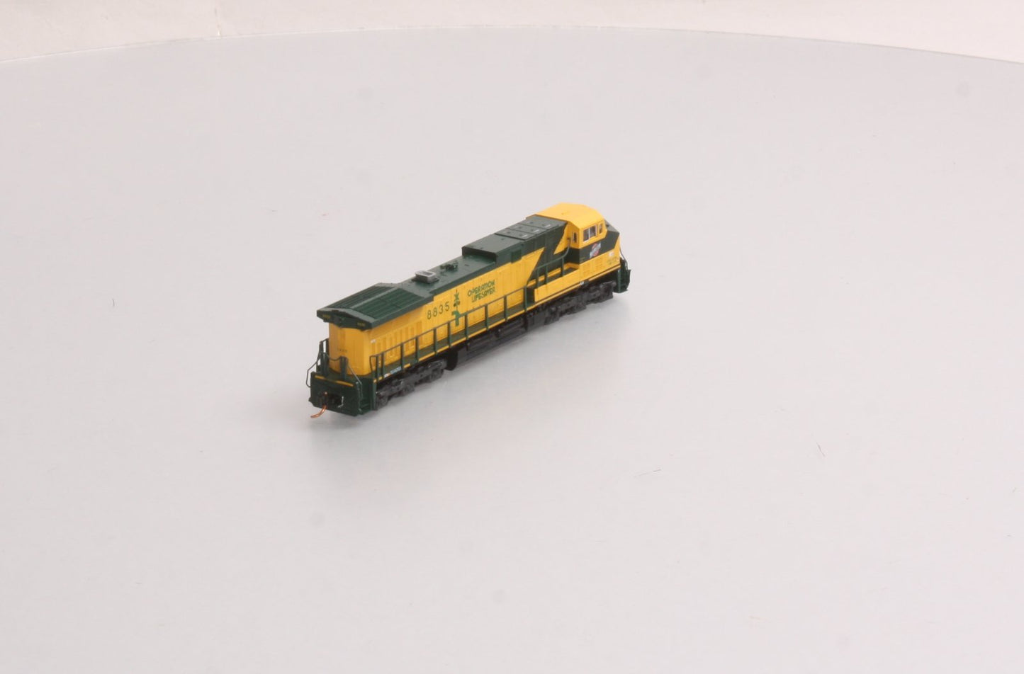 Kato 176-7032 N Chicago & North Western AC4400CW Diesel #8835 - DCC Ready