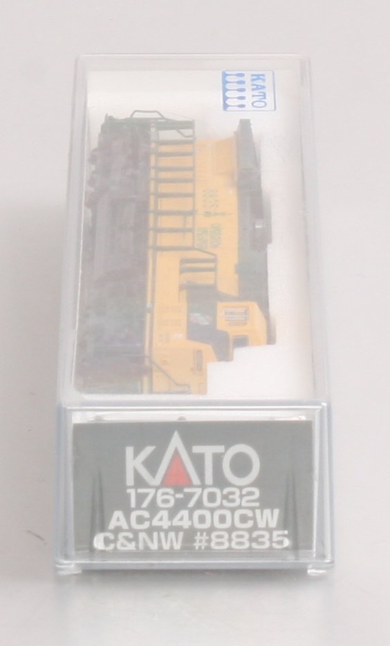 Kato 176-7032 N Chicago & North Western AC4400CW Diesel #8835 - DCC Ready
