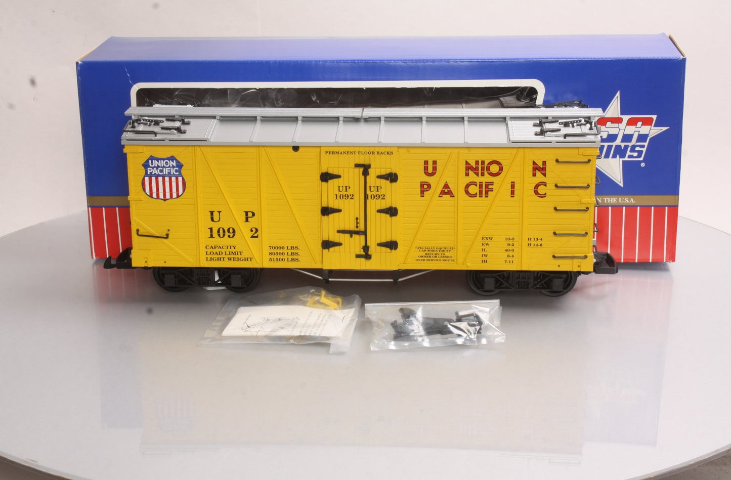 USA Trains 15016 G Union Pacific Outside Braced Refrigerator Car #1092