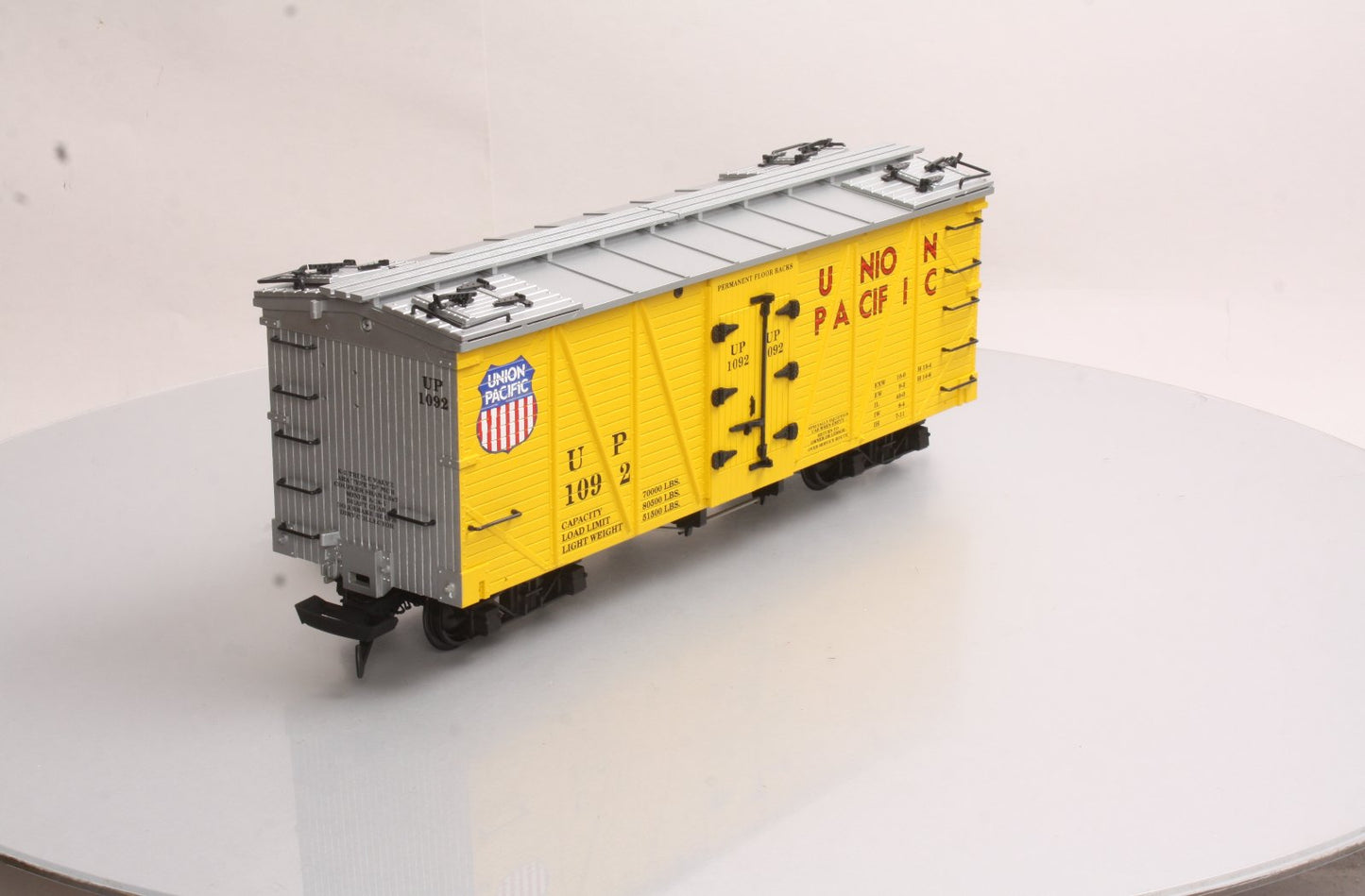USA Trains 15016 G Union Pacific Outside Braced Refrigerator Car #1092
