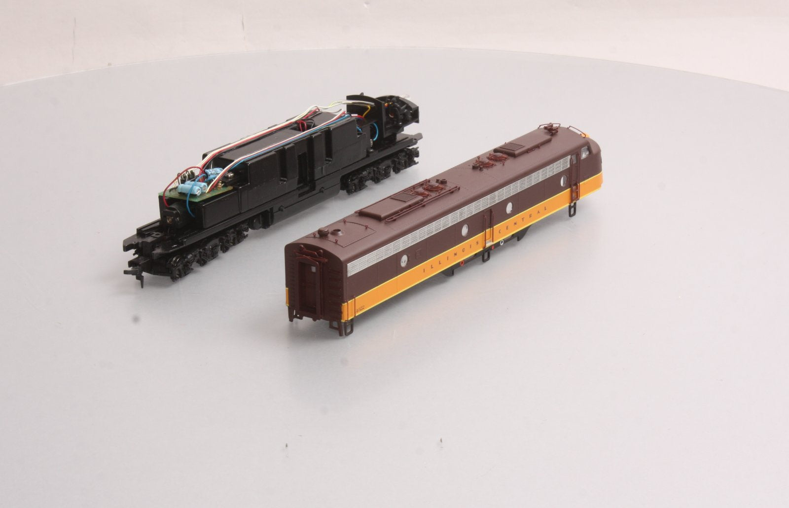 Proto 2000 8713 HO Scale Illinois Central E8/9 Diesel Locomotive #4022