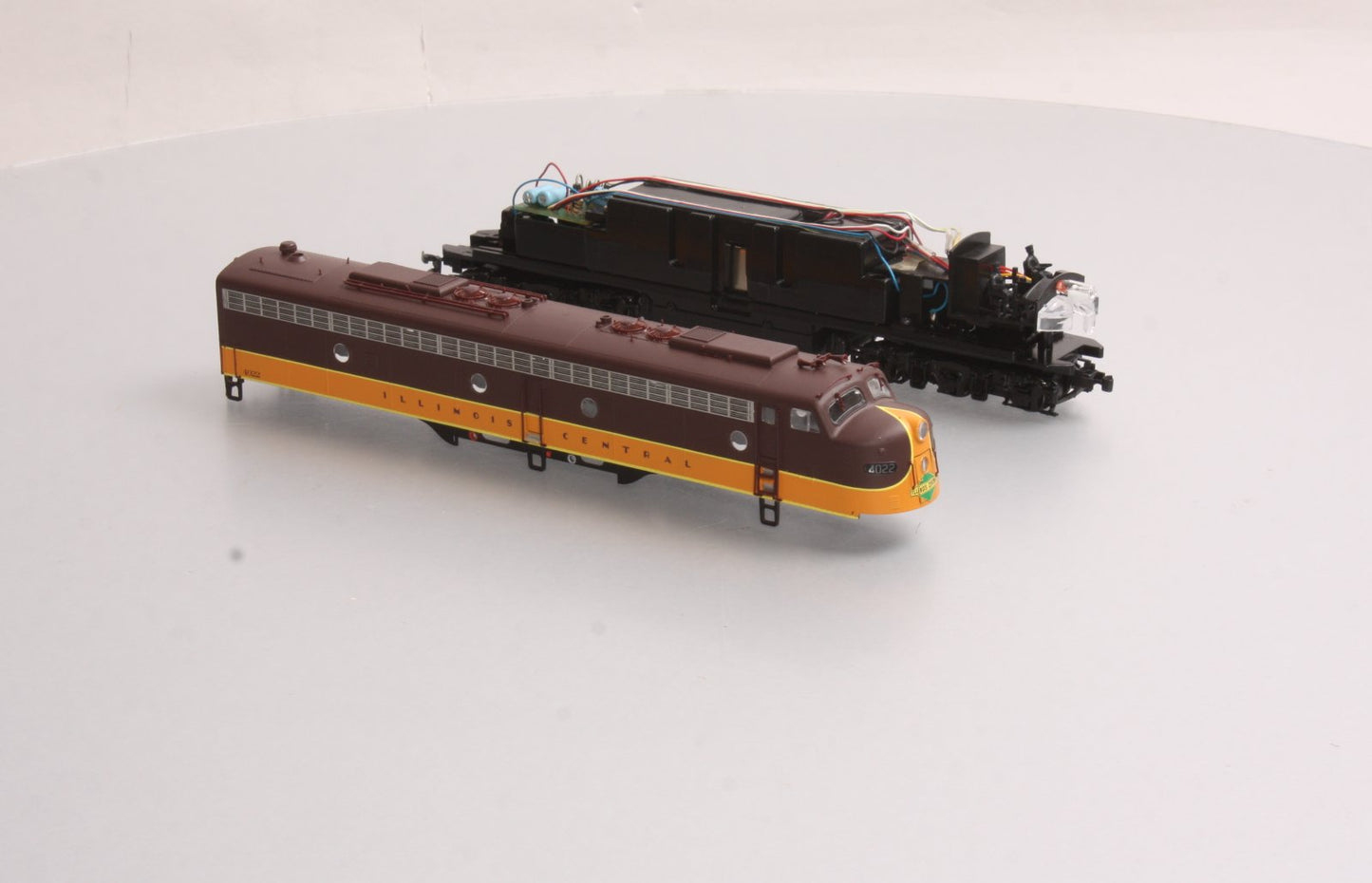 Proto 2000 8713 HO Scale Illinois Central E8/9 Diesel Locomotive #4022