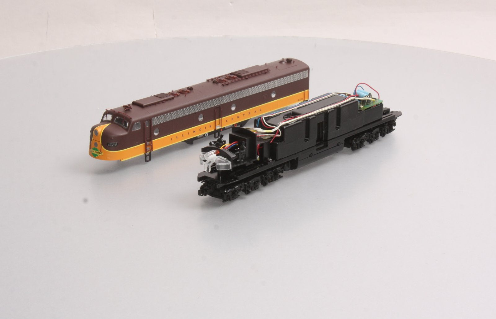 Proto 2000 8713 HO Scale Illinois Central E8/9 Diesel Locomotive #4022
