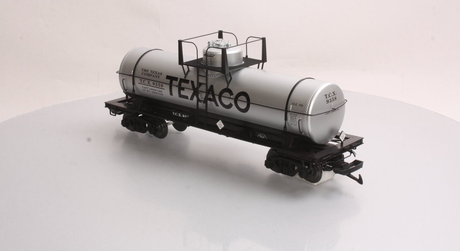 USA Trains 15122 G Texaco 10,000-Gallon Tank Car - Metal Wheels