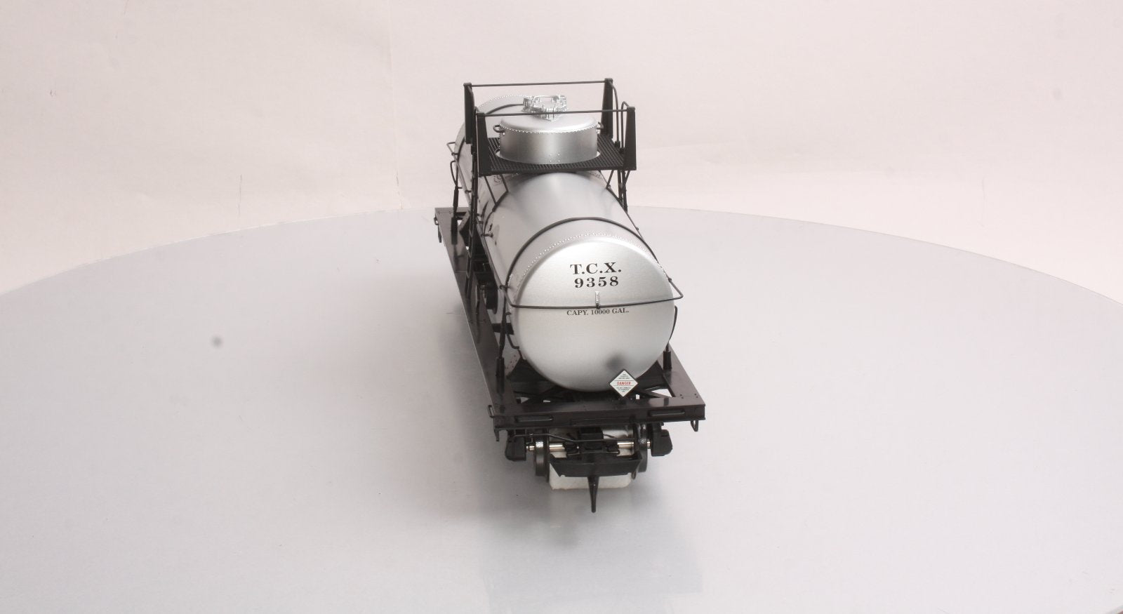 USA Trains 15122 G Texaco 10,000-Gallon Tank Car - Metal Wheels
