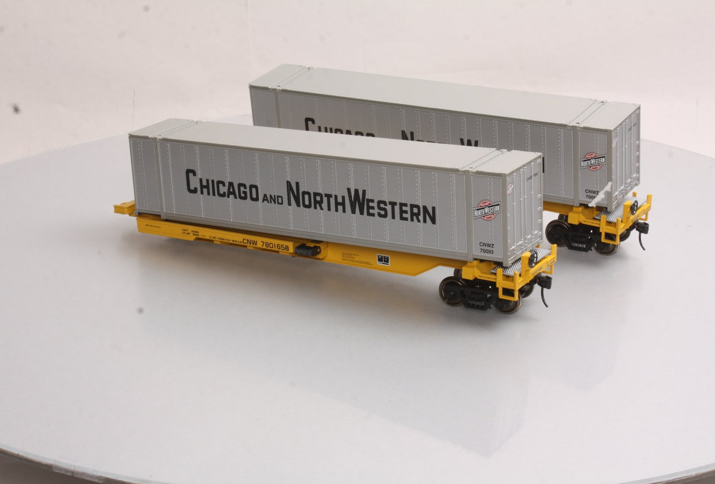 MTH 20-95085 O C&NW Spine Car Set with 2 48' Containers (Set of 2)