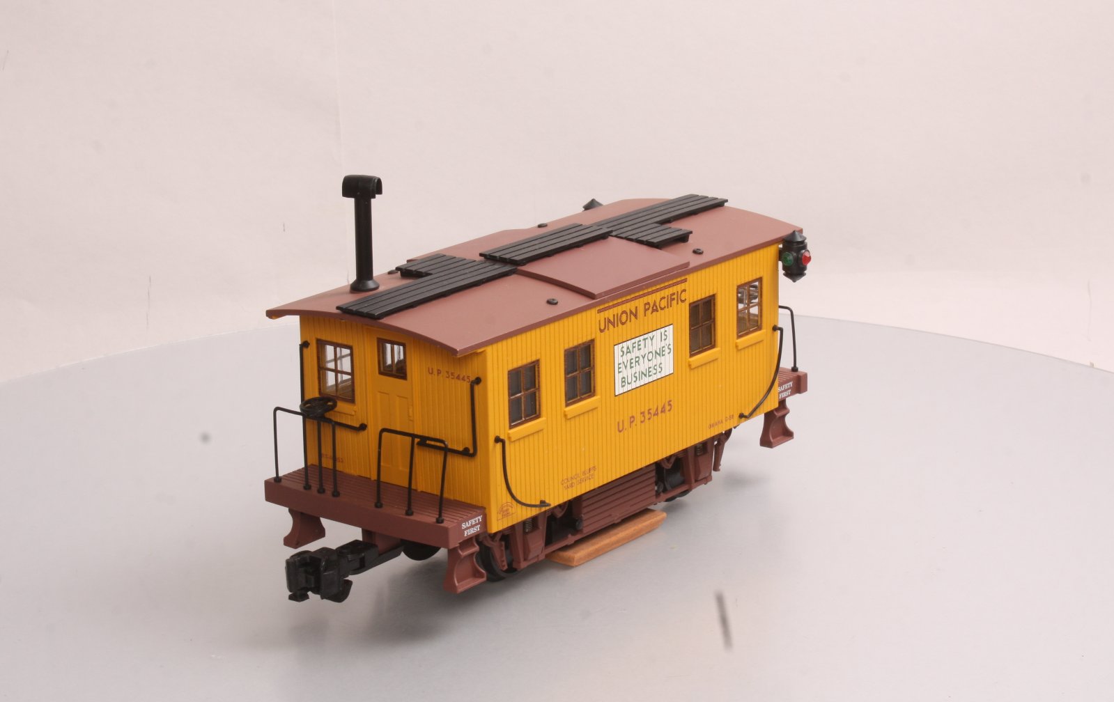 Aristo-Craft ART46953 G Scale Union Pacific Track Cleaning Car #35445