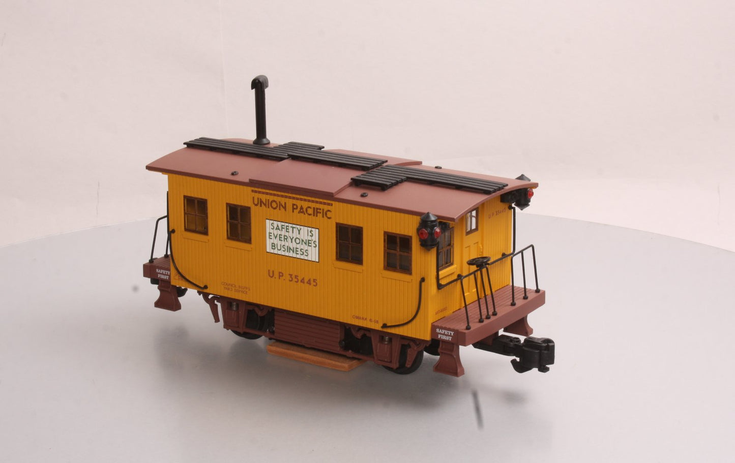Aristo-Craft ART46953 G Scale Union Pacific Track Cleaning Car #35445