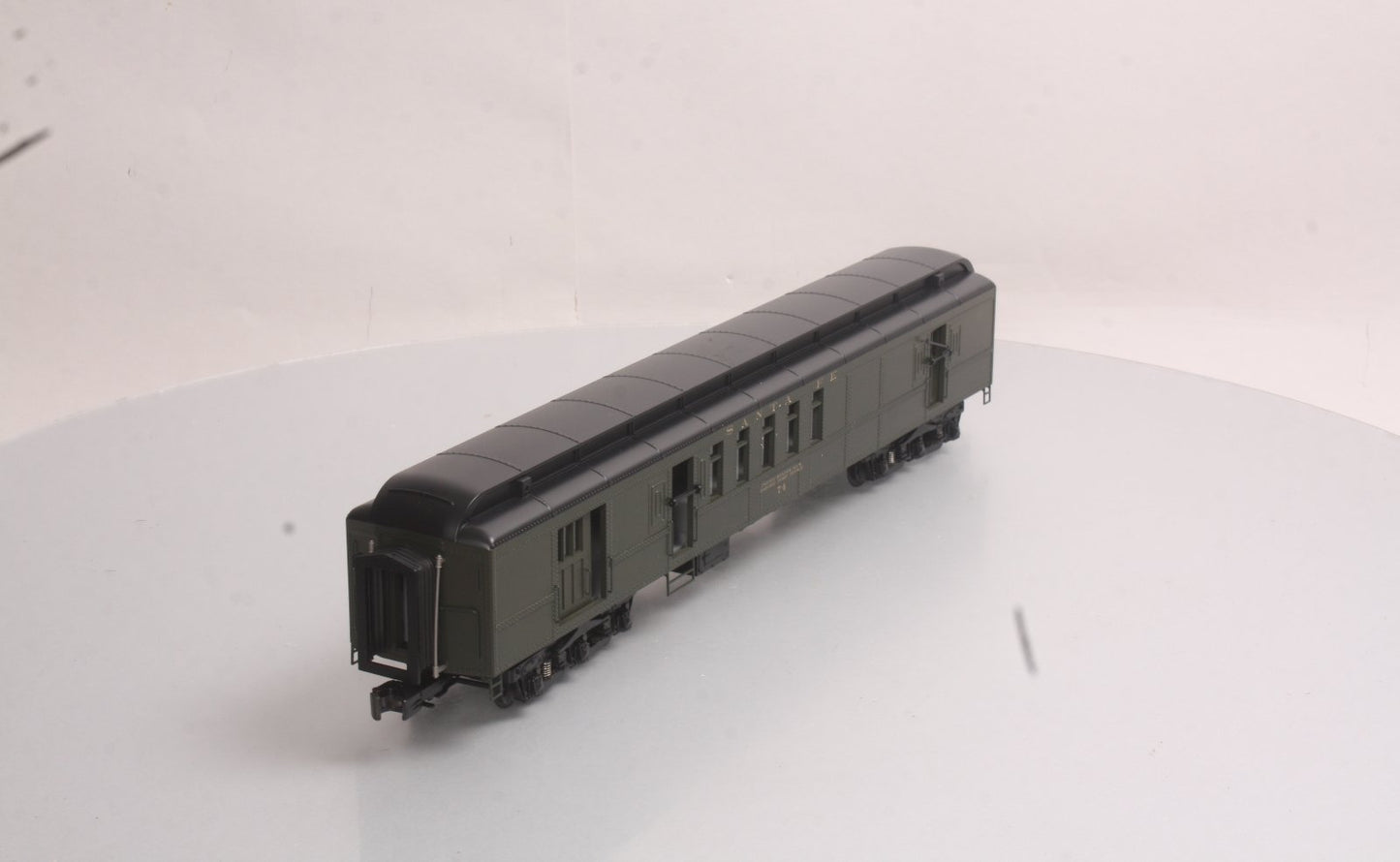 MTH 20-4261 O Gauge Santa Fe 70' Madison RPO Passenger Car #74