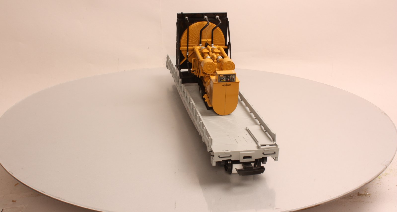 LGB 41543 NYC Flatcar with CAT Generator