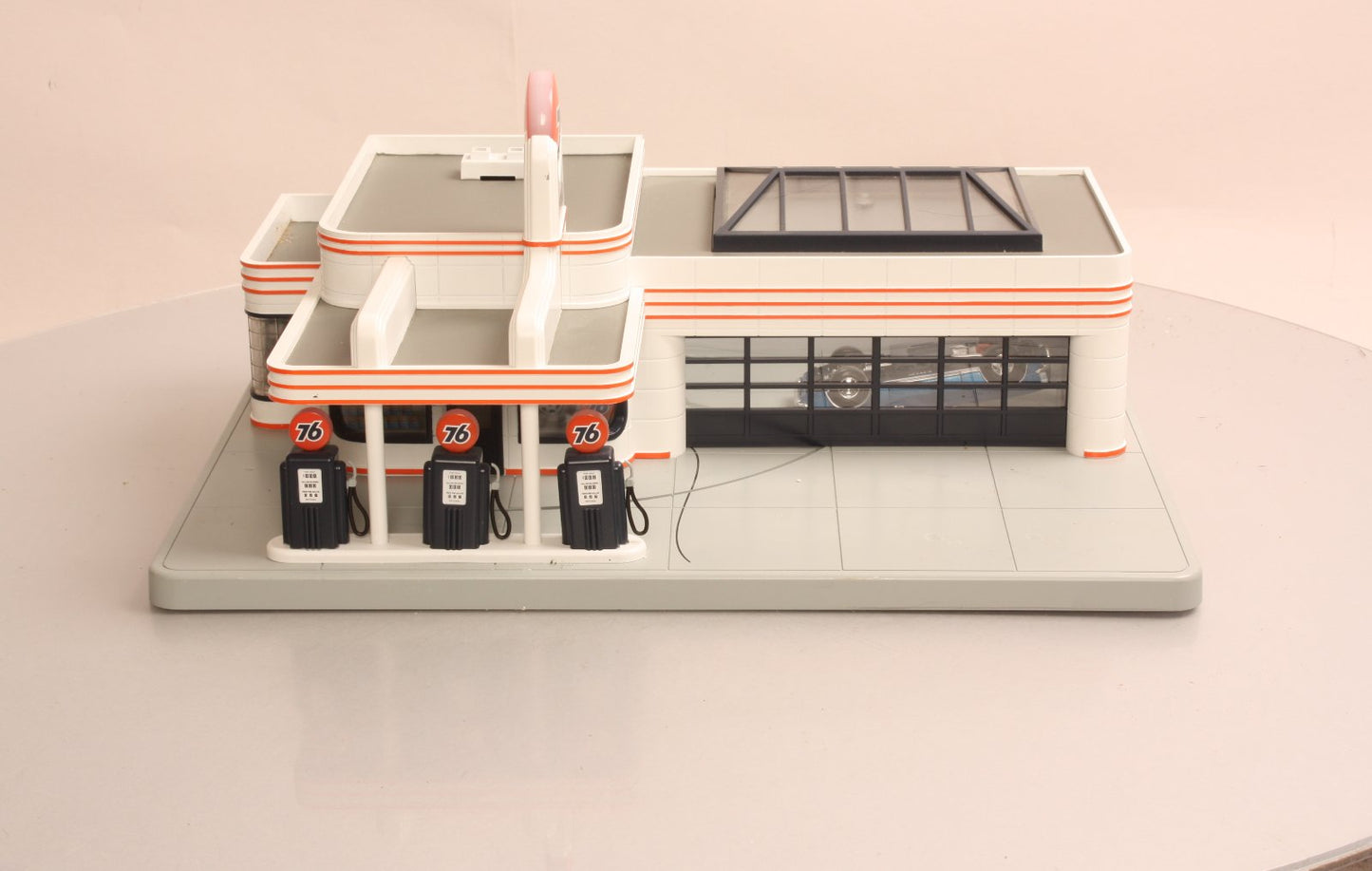 MTH 30-9109 O Union 76 Operating Gas Station