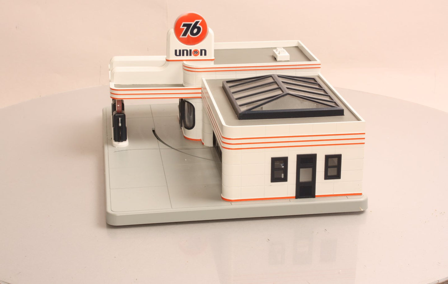 MTH 30-9109 O Union 76 Operating Gas Station