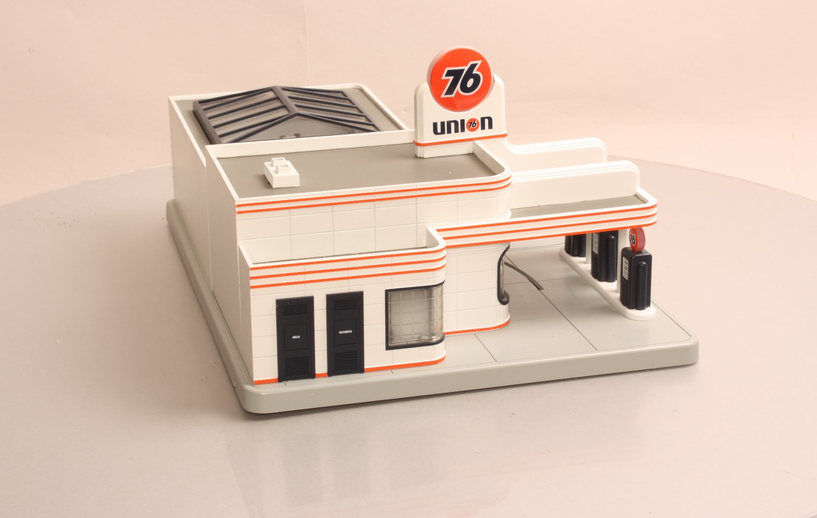 MTH 30-9109 O Union 76 Operating Gas Station
